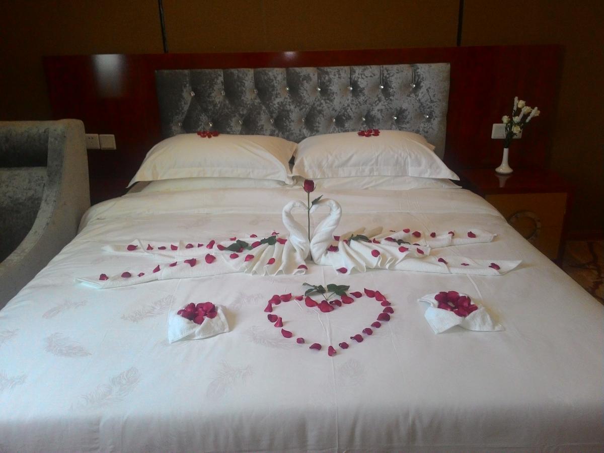 Apollo Hotel Янгон Экстерьер фото